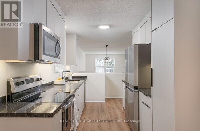 Photo - 18 Louise Ln