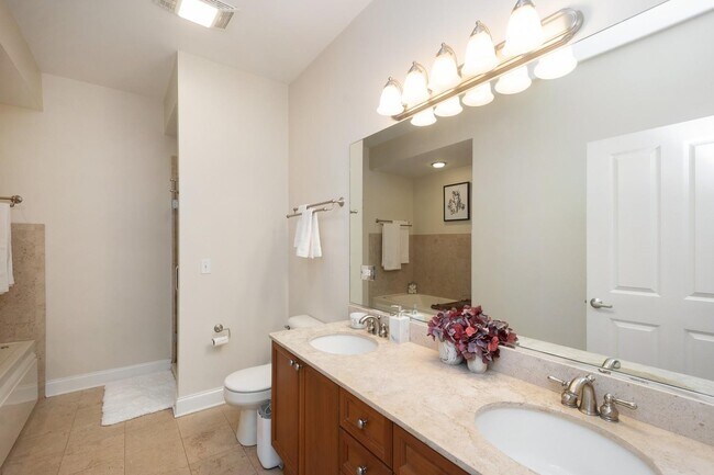 Photo - 1801 W Addison St Unidad 2W