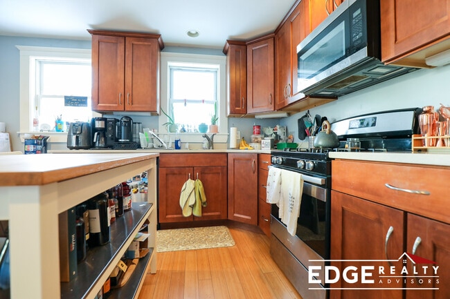 Photo - 9 Baldwin Pl