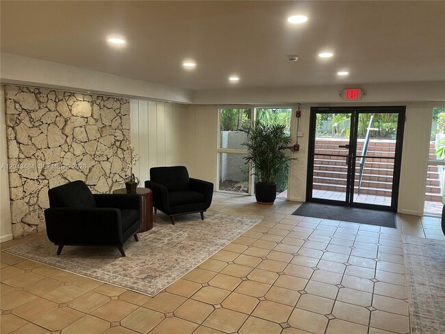 Photo - 1205 Mariposa Ave Unit 428