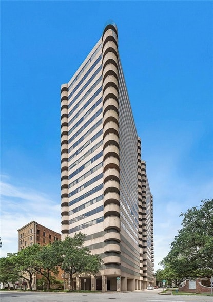 Building Photo - 5000 Montrose Blvd Unit 14H