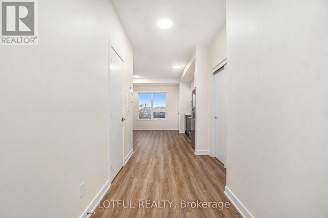 Photo - 630 Churchill Ave N