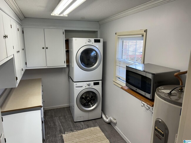 Photo - 2919 University Blvd E