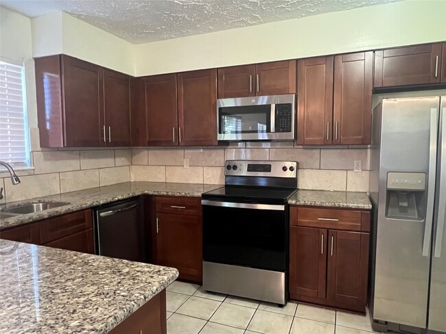 Photo - 2406 Ridge Hollow Dr