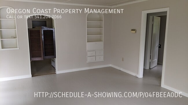 Photo - 4931 NE I Ave