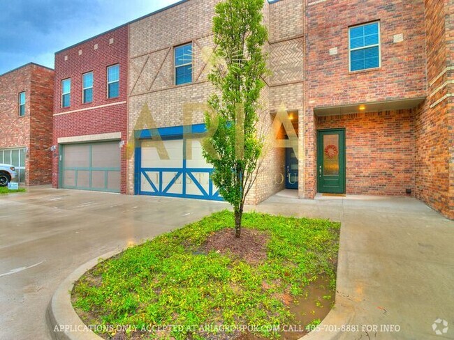 Building Photo - West Norman Urban Contemporary 3 Bed/2.5 B... Rental