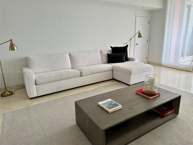 Photo - 785 Crandon Blvd Unidad 803