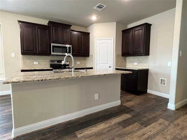 Photo - 649 Comal Dr
