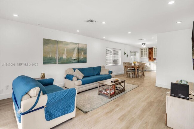 Photo - 821 Harrison St