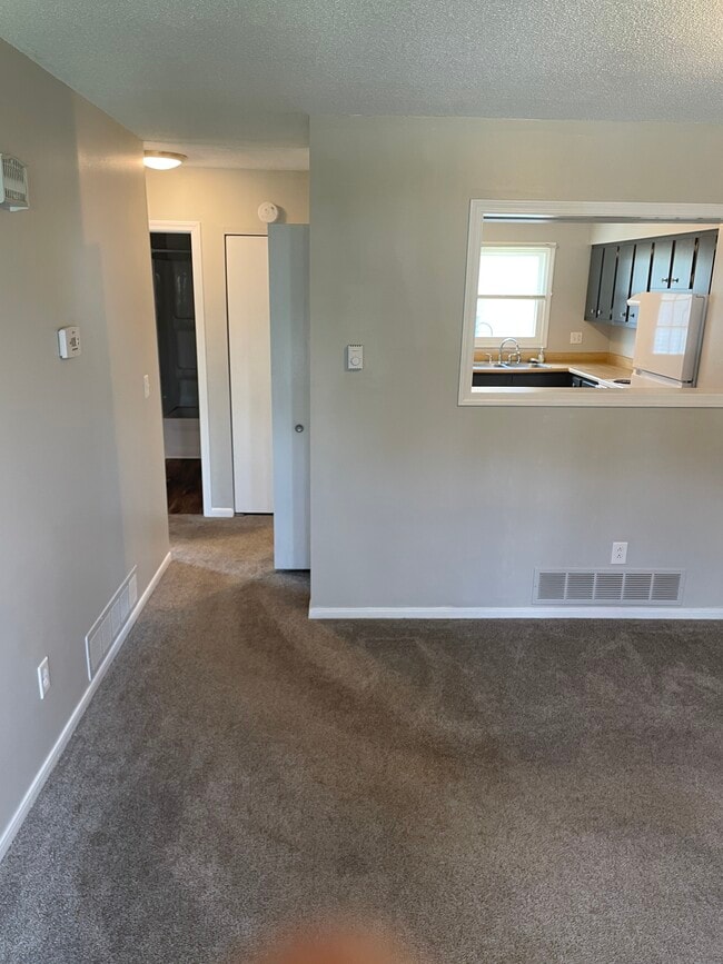 Photo - 1017 Ebersole Blvd