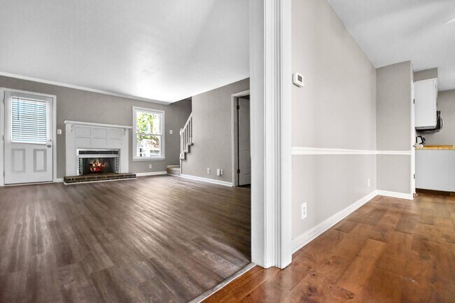 Photo - Pet Friendly Three Bedroom!