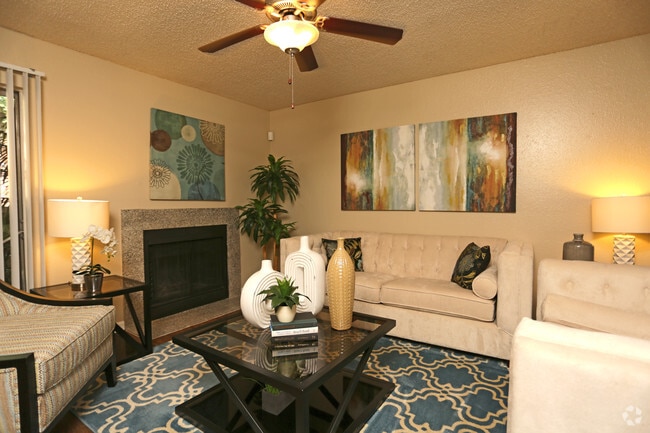 1BR,1BA - 878SF - LIVING ROOM