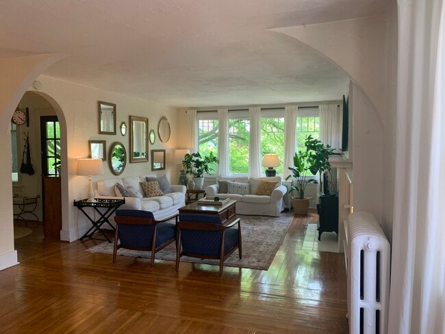 Building Photo - 5535 Wellesley Ave Unit 2