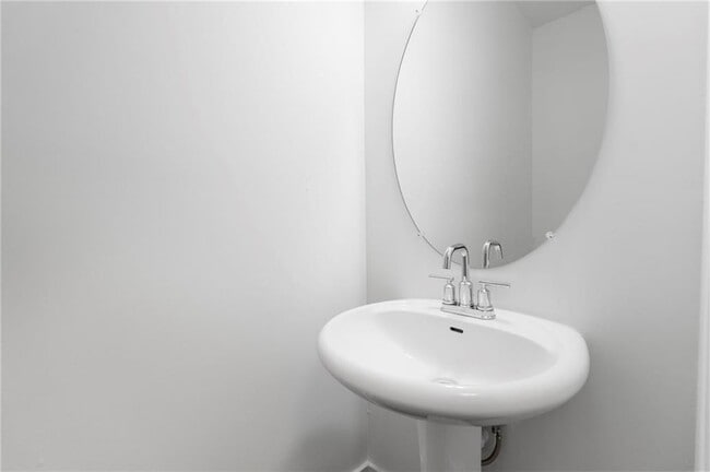 Photo - 1821 Edgehill Dr