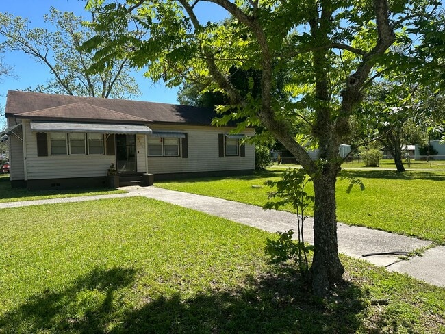 Crystal Springs, Country Home, Large Lot a... - Crystal Springs, Country Home, Large Lot a...
