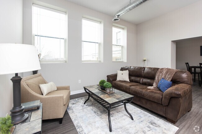 1BR, 1BA - 720-985 SF