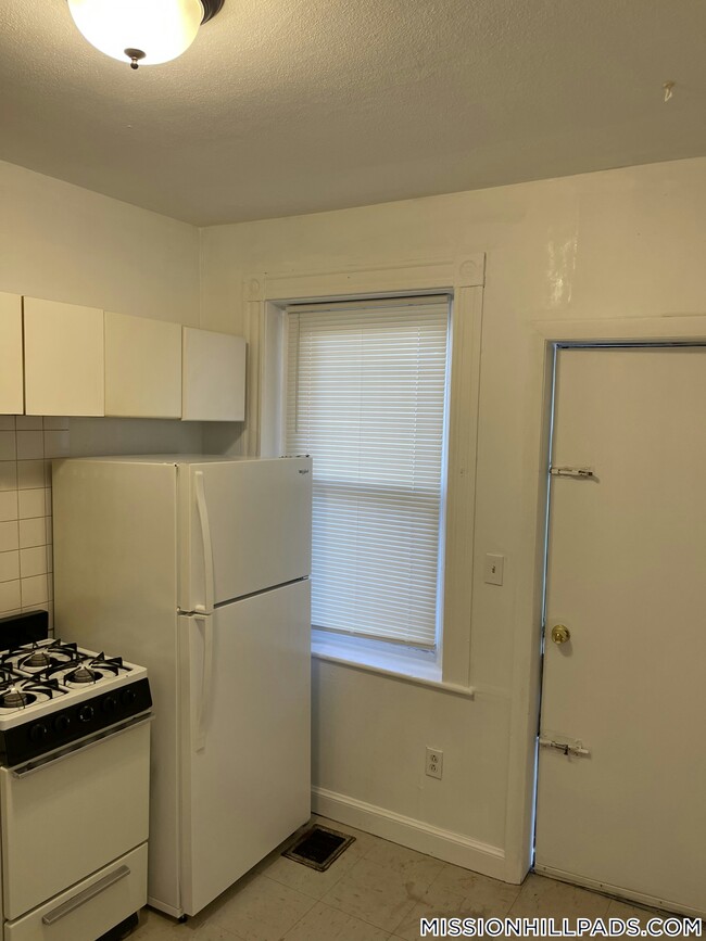 Photo - 752 Huntington Ave Apartment Unit 4