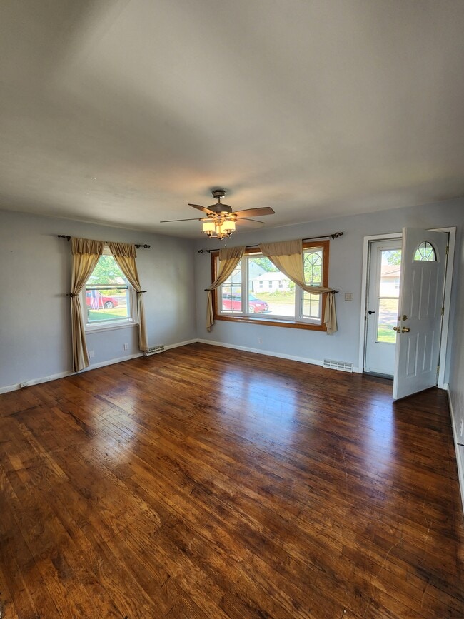 Photo - 3235 W 16th St