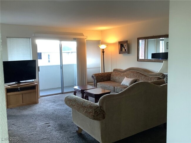 Photo - 682 Oakmont Ave Unit 1502