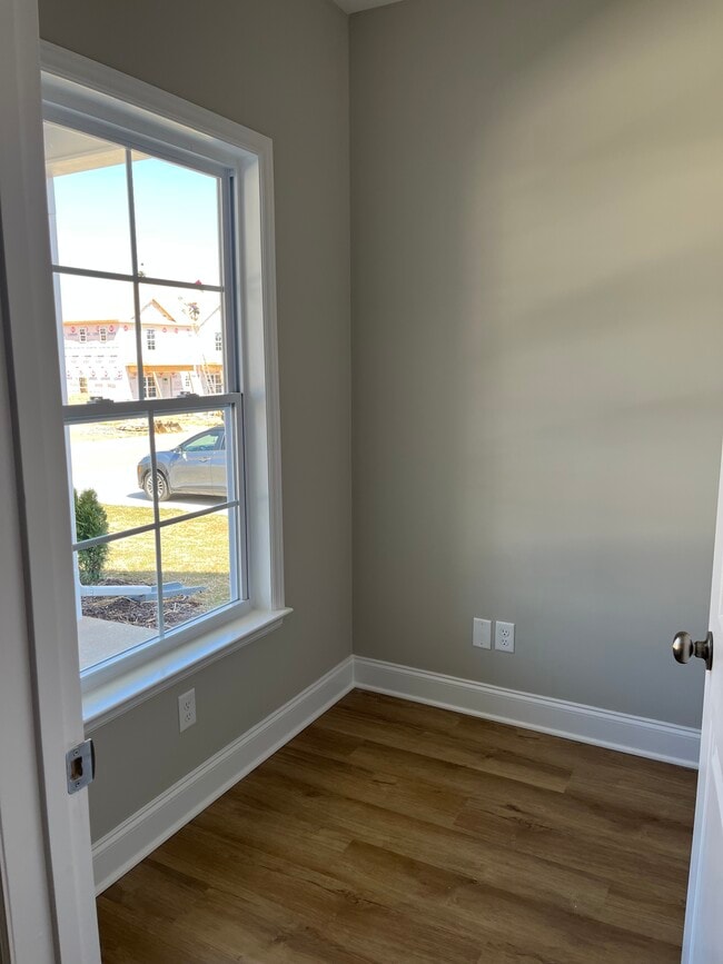 Photo - 140 Bellingham Cv NE