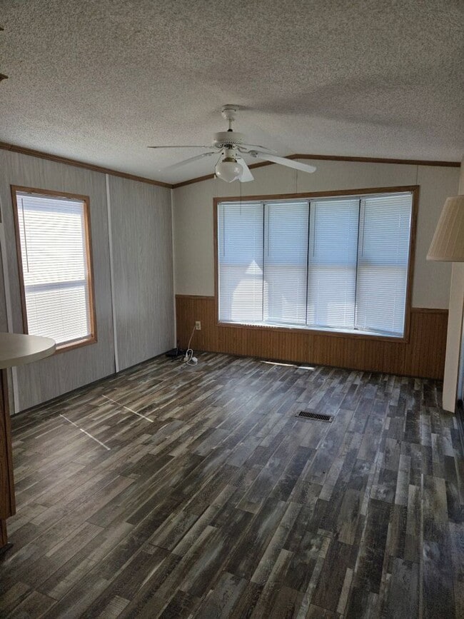 Photo - $1,350 - 2 Bedroom / 1 Bath Park Model in Tatham Mountain Park