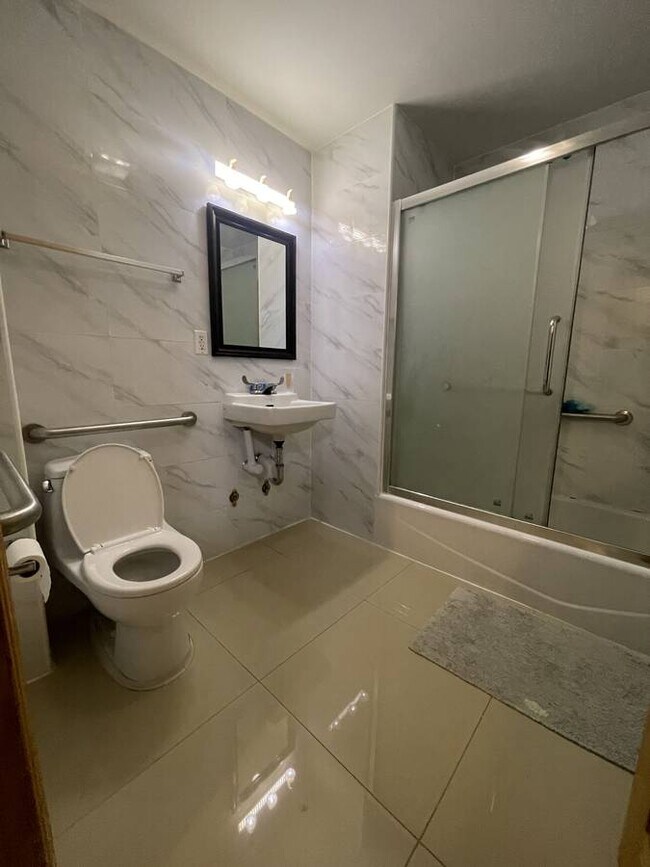 Photo - 6426 Queens Blvd Unit #4B