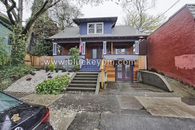 Photo - 2 Bed, 1 Bath Unit on Glisan Street Unidad D