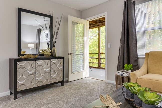 2BR, 1BA - 1061 SF