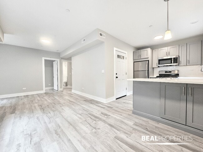 Building Photo - 1133 Oak Ave Unit 2 Rental