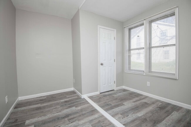 Photo - 912 Hotel Ave