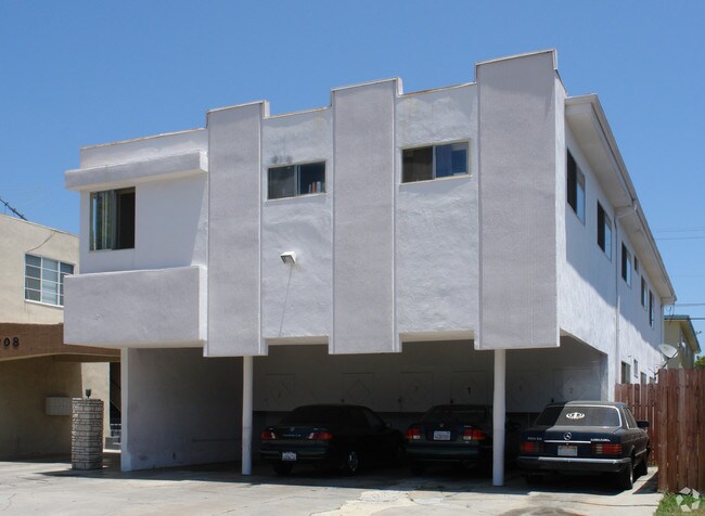 3712 Veteran Ave