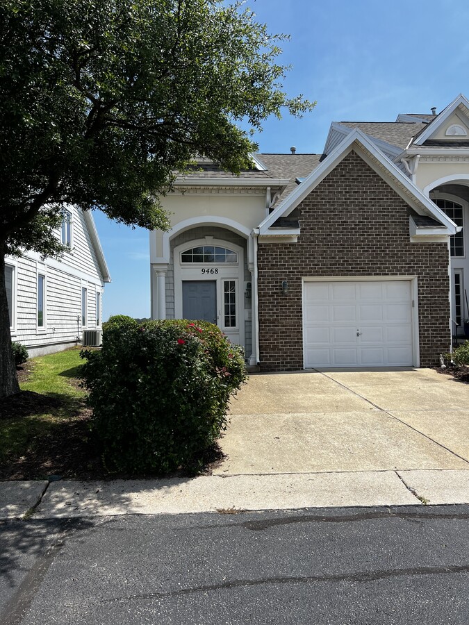 Photo - 9468 Bay Front Dr Townhome