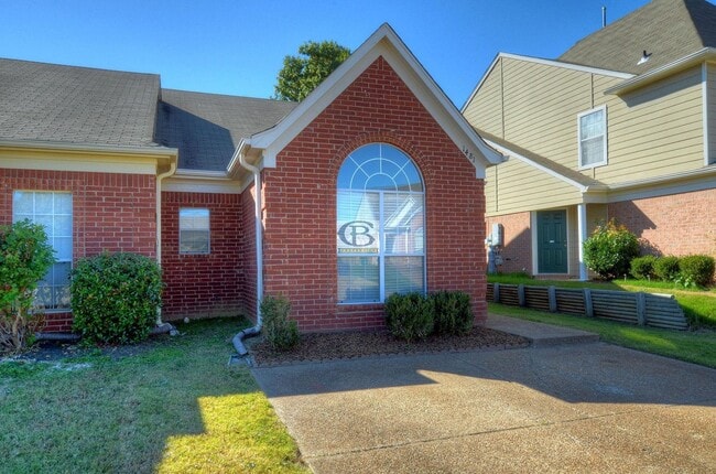 Photo - 1481 Estacada Way House