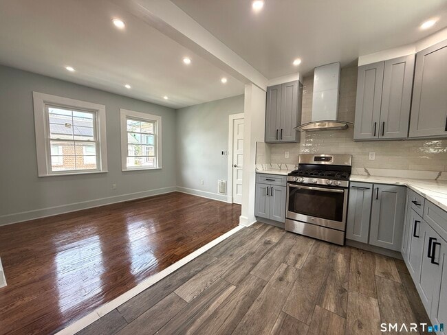 Photo - 32 Hadley St