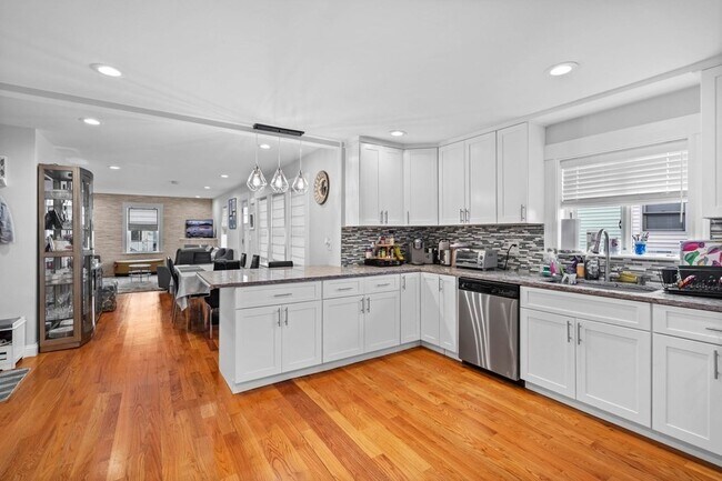 Photo - 64 Waltham St Unit 1