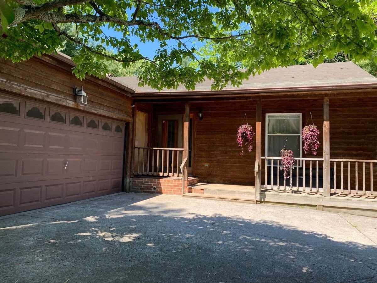 Photo - 1101 Horseshoe Ln