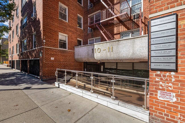Building Entrance - Barclay Plaza North