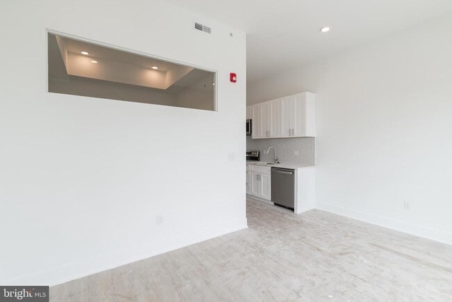 Photo - 1622 Point Breeze Ave Unit 303