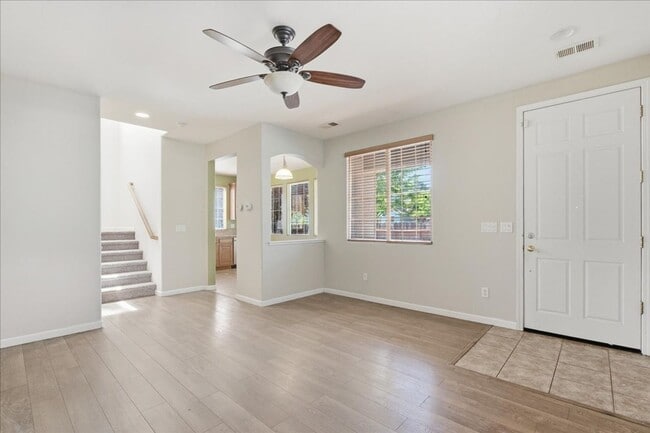 Photo - 2803 Crested St