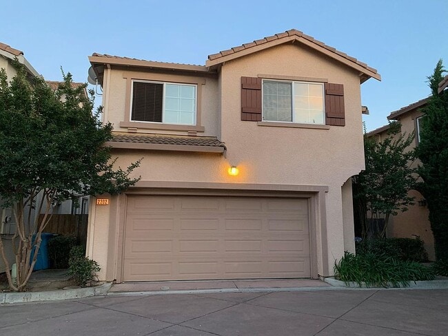 Photo - 2202 Esperanca Ave