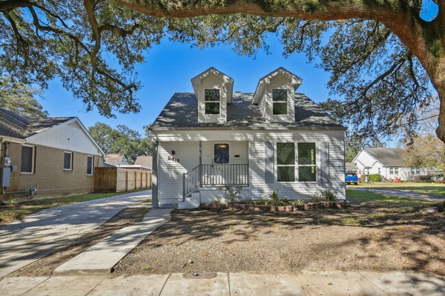 Photo - 2412 Jackson Blvd House