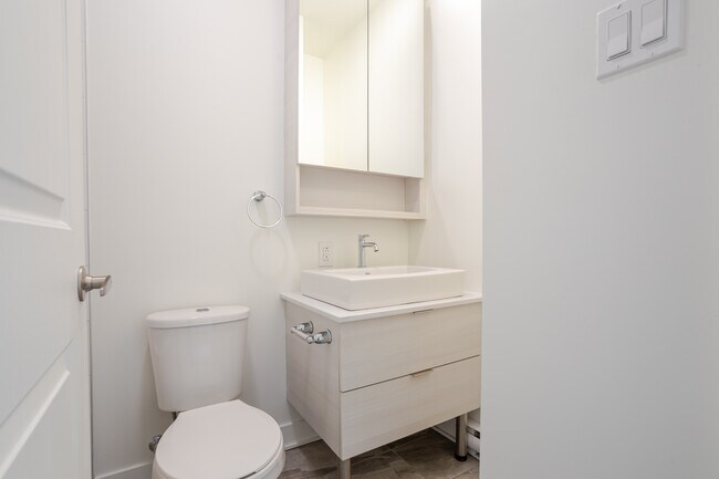 Photo - Le 1750 Cedar