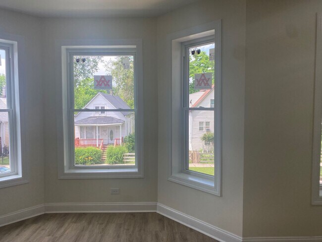 Photo - 7037 S Elizabeth St Unidad 2