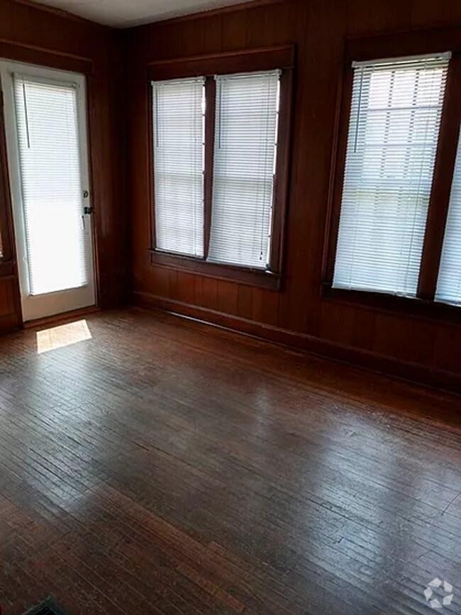 Building Photo - 1601 S Walnut St Rental