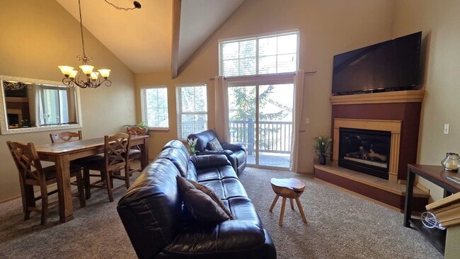 Photo - 720 Lakepoint Dr Unit B6