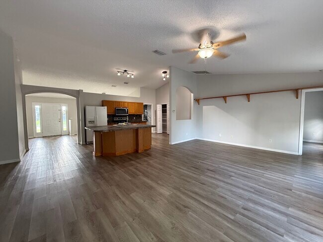 Photo - 548 SW Undallo Rd
