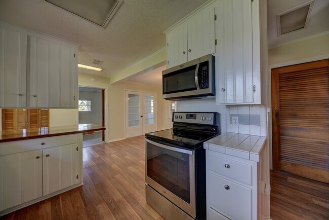 Photo - 415 Silliman St