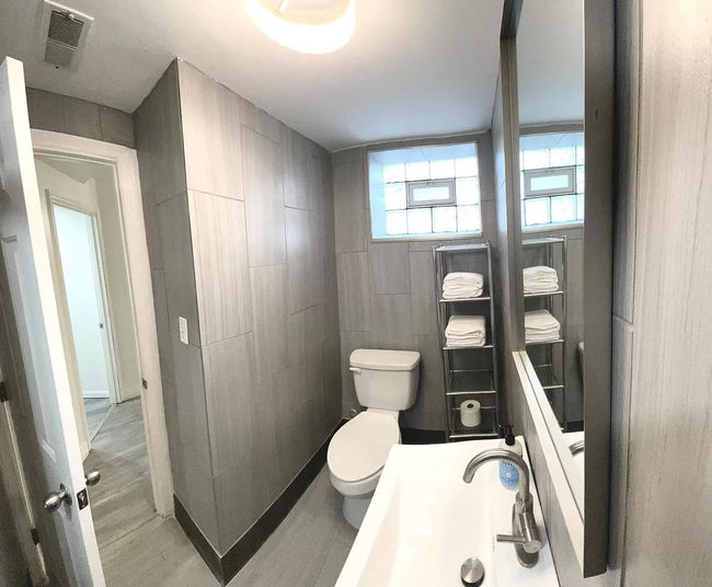 Building Photo - 131 Gage St Unit Gage #2 Rental