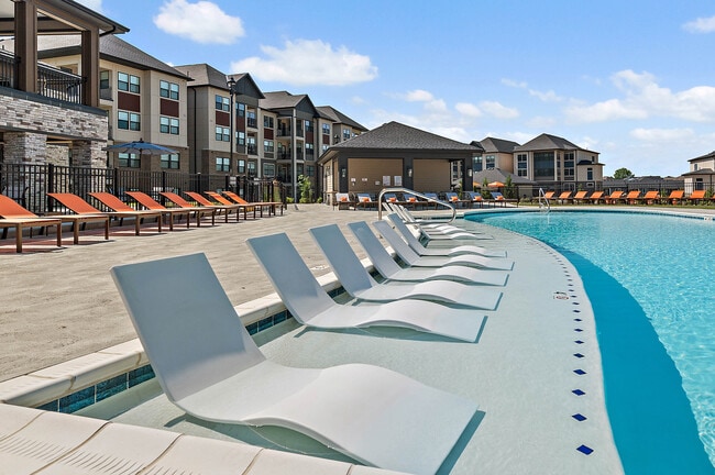 Pool - 19Nineteen Promenade