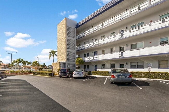 Building Photo - 5955 30th Ave S Unit 202